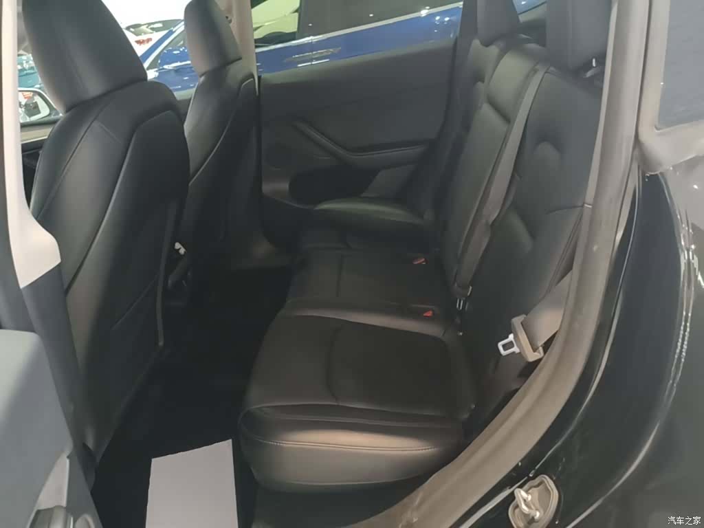 Tesla Model Y, 2023 17