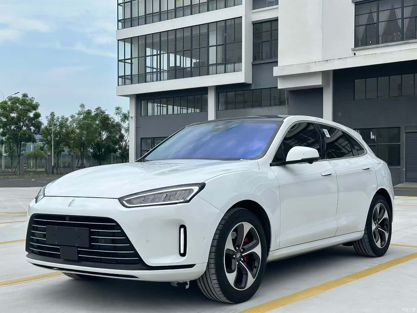AITO M5