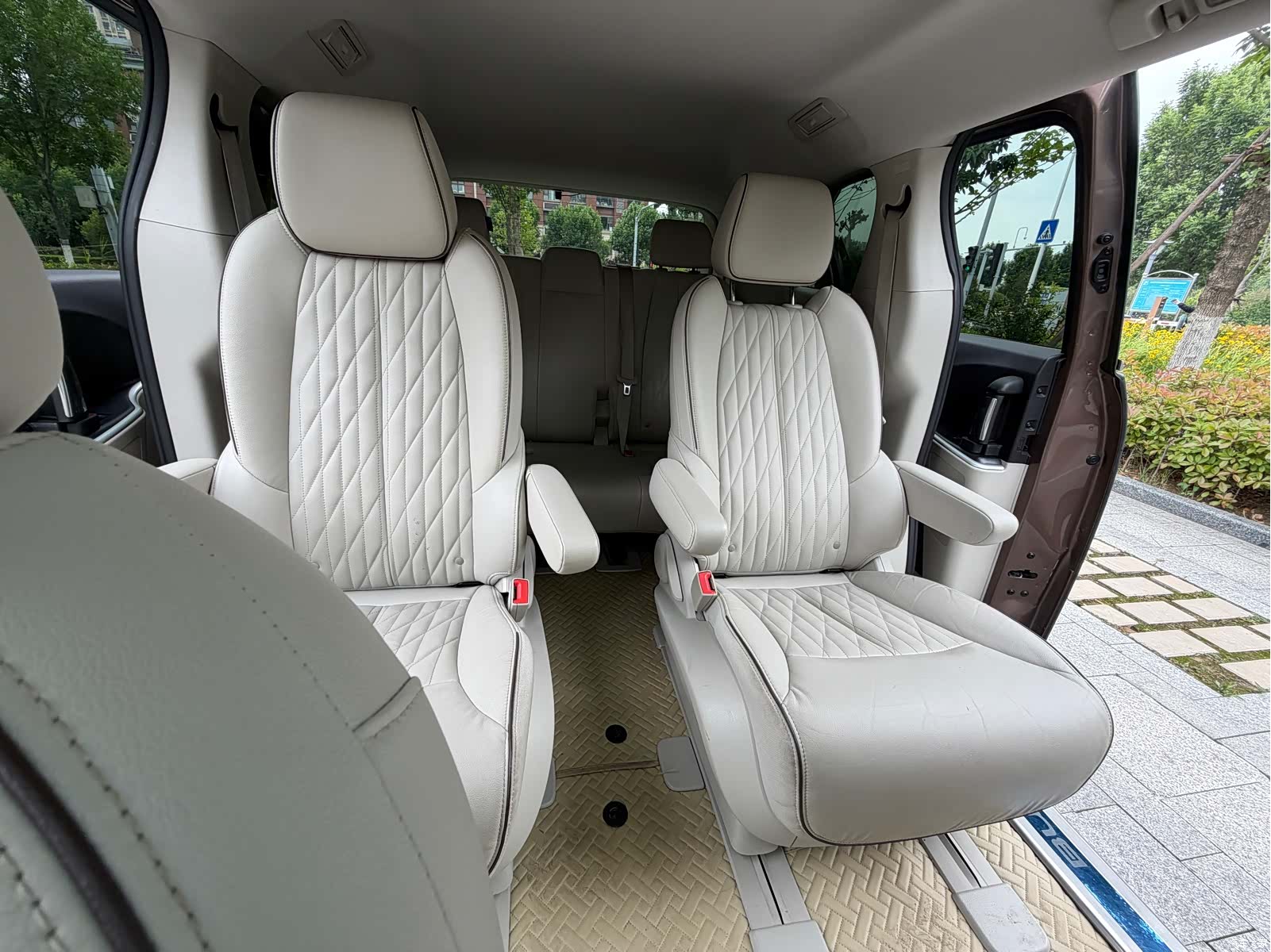 Buick GL8, 2021 11