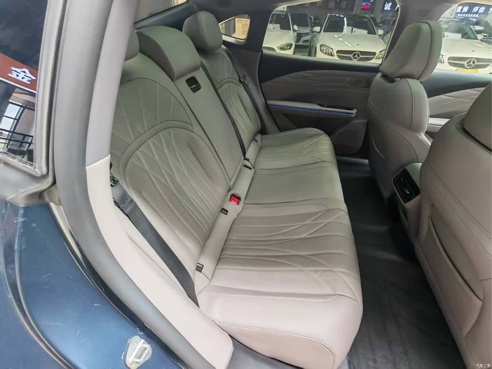 Geely 8, 2025 18