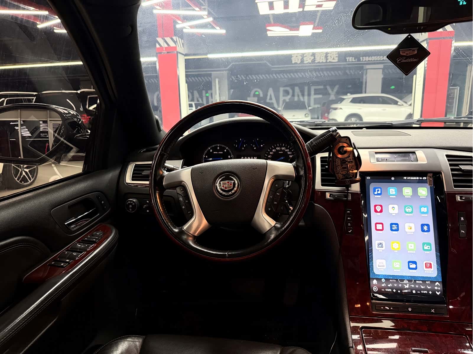 Cadillac Escalade, 2008 11