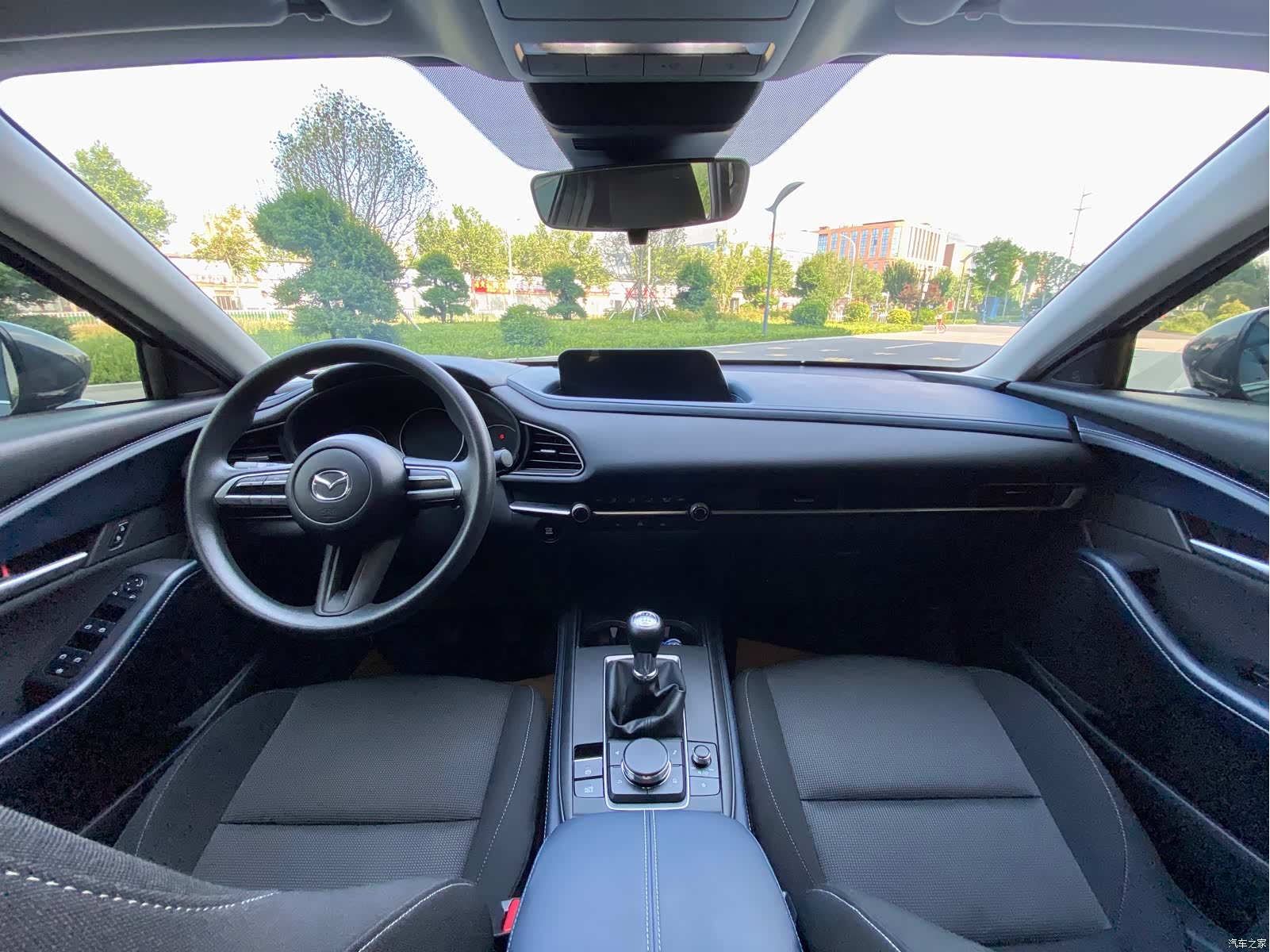 Mazda CX-30, 2024 все фото