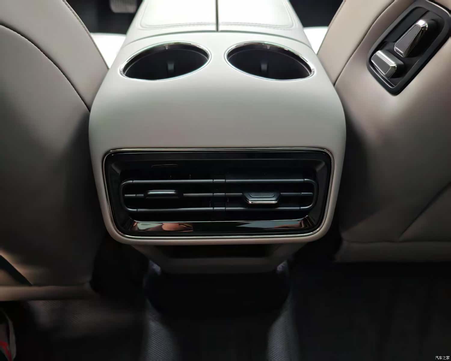 Geely 8, 2025 12