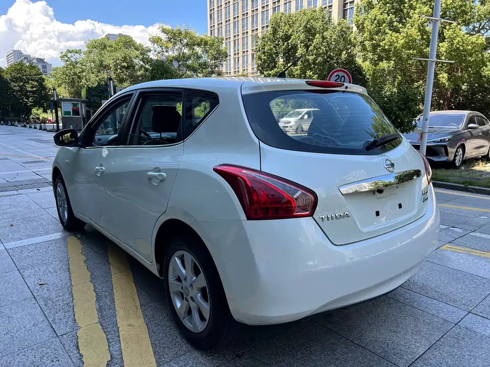 Nissan TIIDA