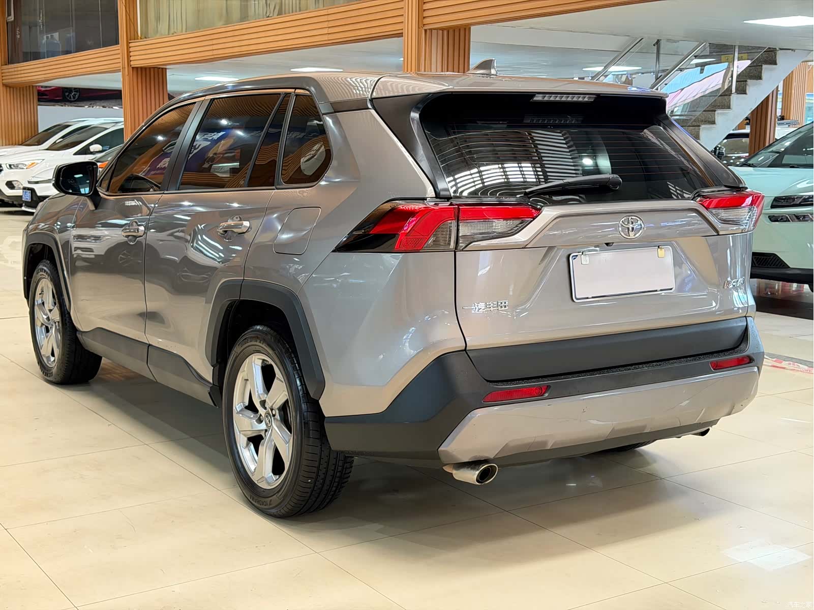 Toyota RAV4, 2022 6