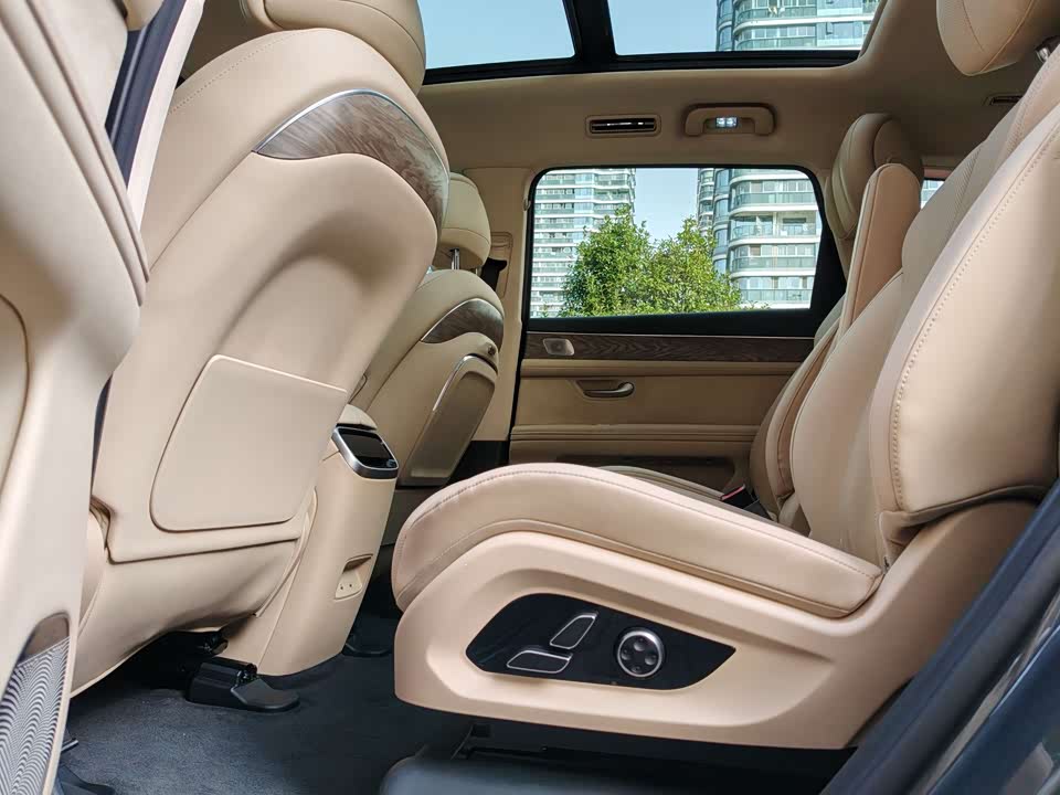 AITO Ask the world M7