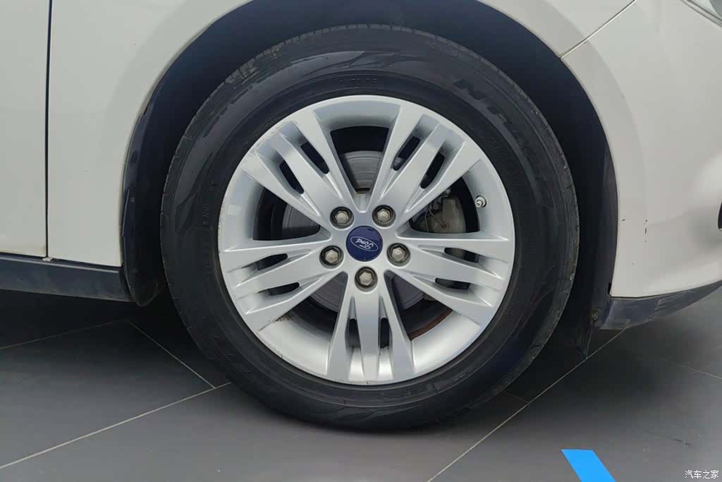 Ford Focus, 2015 6