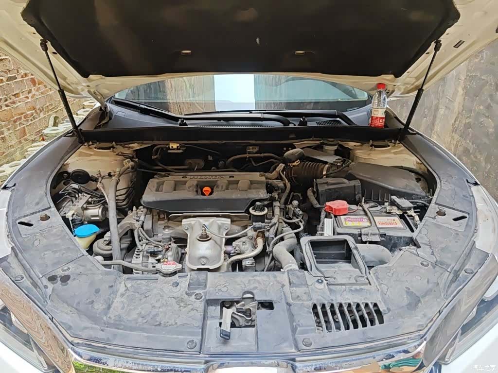 Honda Accord, 2016 11