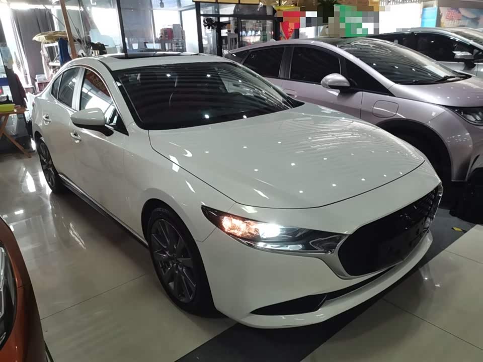 Mazda 3 Angkesaila