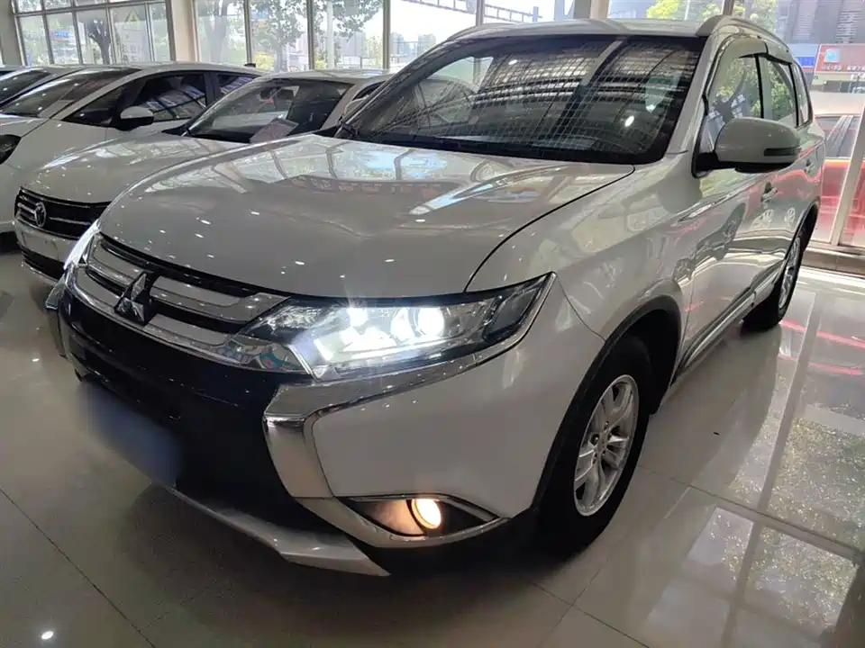 Mitsubishi Outlander Mitsubishi Outlander