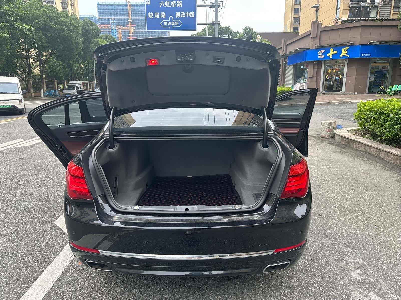 BMW 7 Series, 2015 11