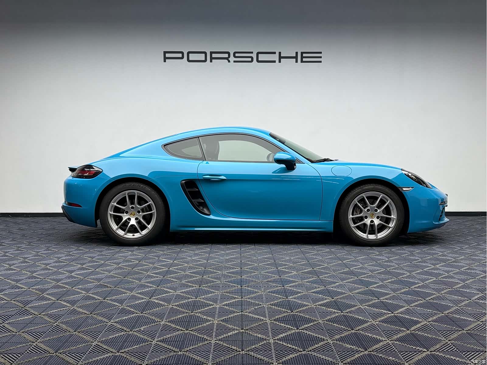 Porsche Cayman, 2019 7