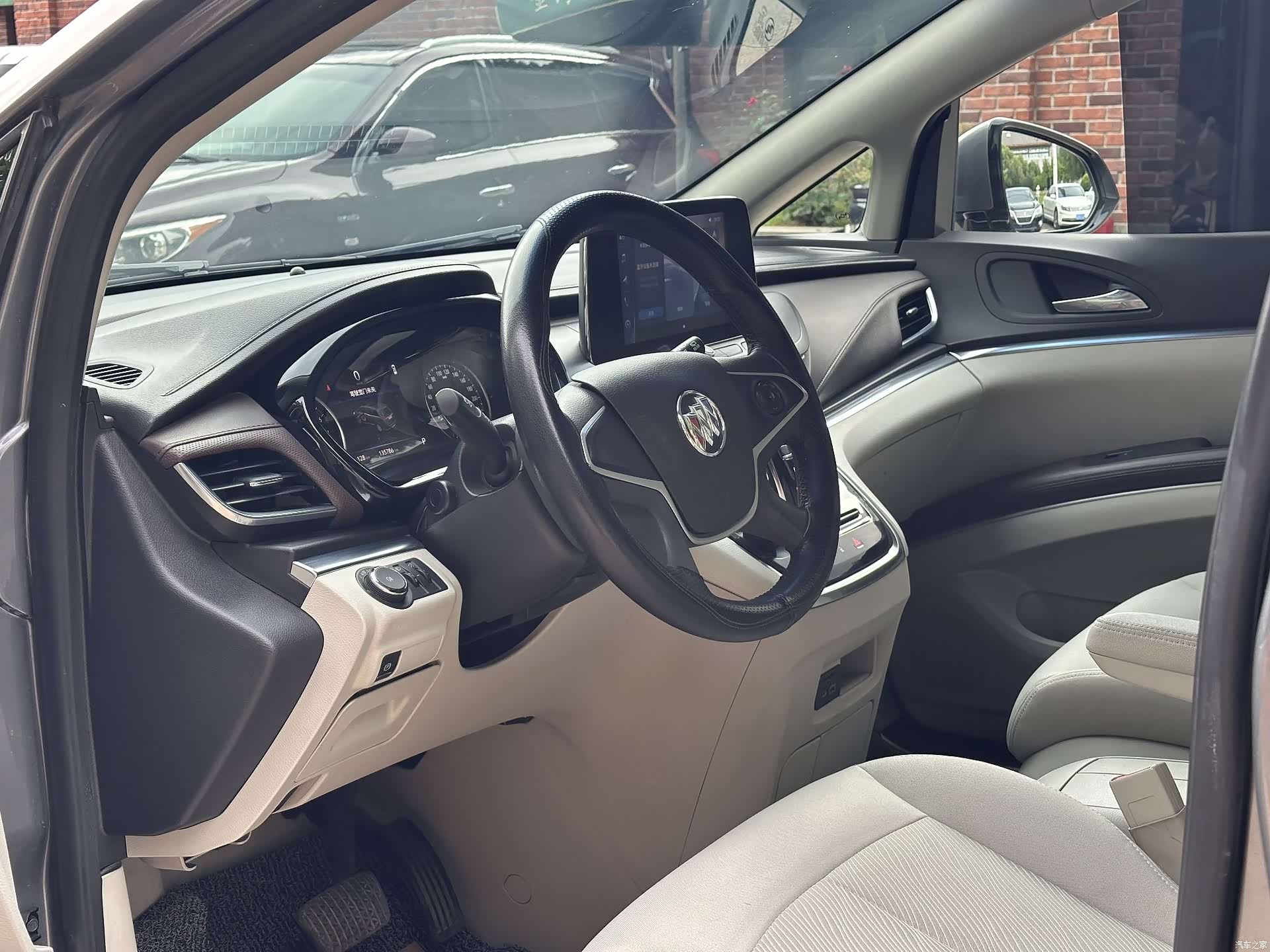 Buick GL8, 2022 10