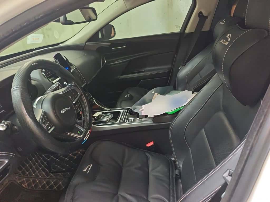 Jaguar XE, 2016 8