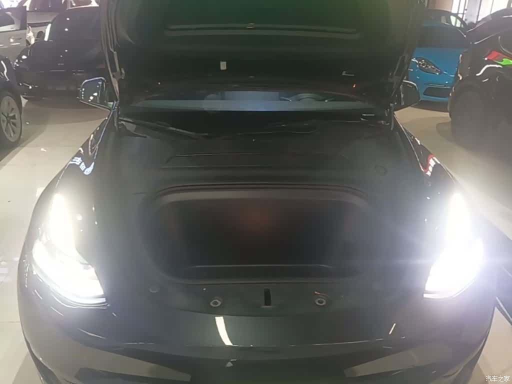 Tesla Model Y, 2024 20