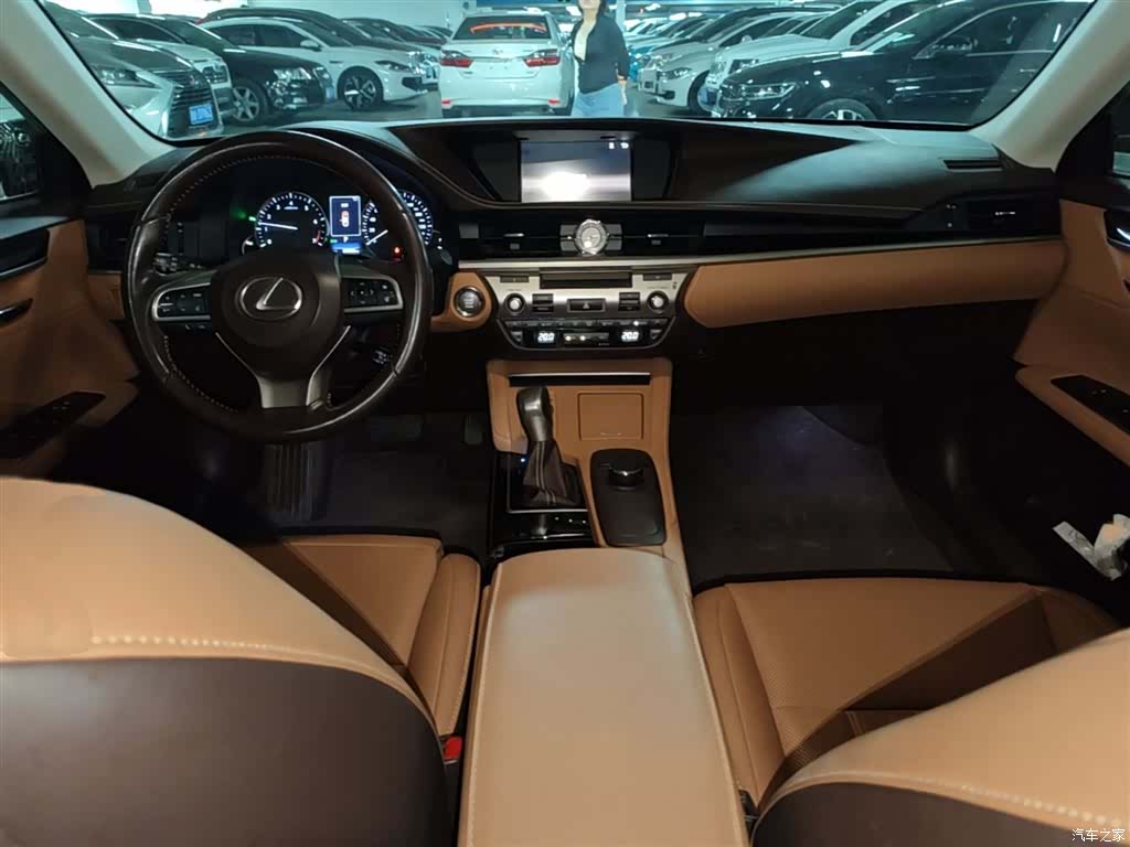 Lexus ES, 2016 13