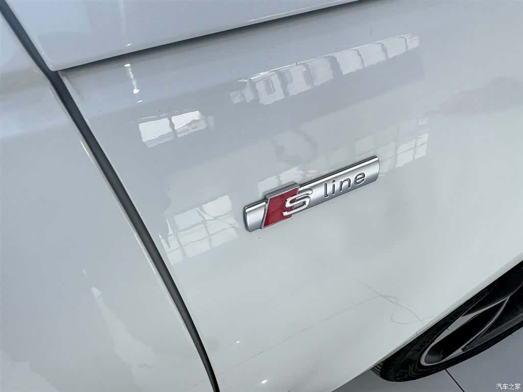 Audi A4L, 2018 15