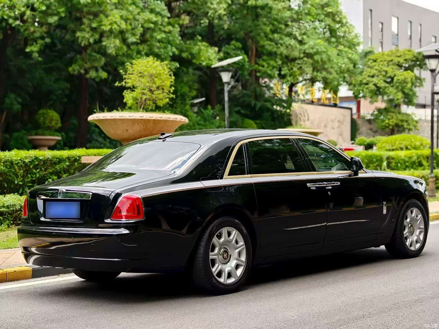 Rolls-Royce Ghost, 2013 8
