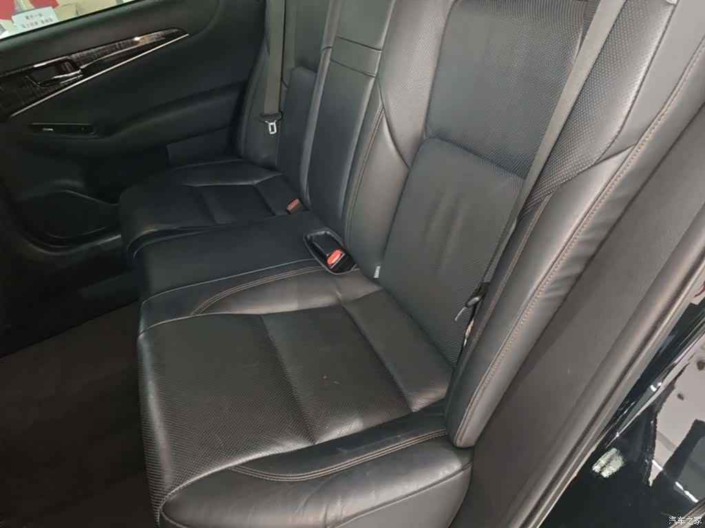 Toyota Crown, 2015 17
