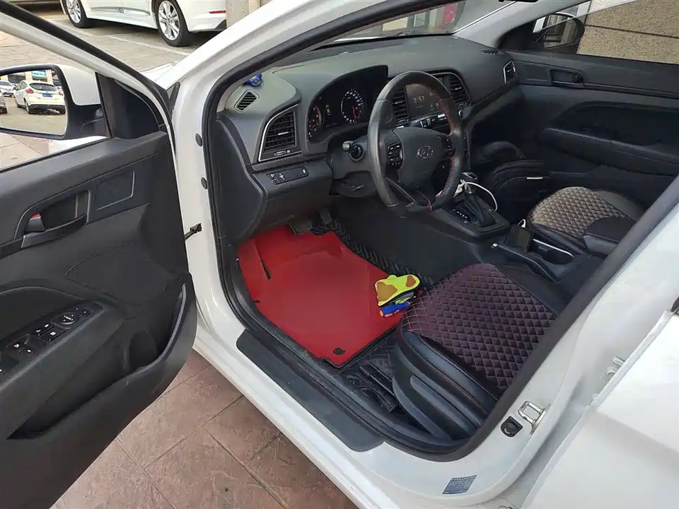 Hyundai Lead Hyundai Lead