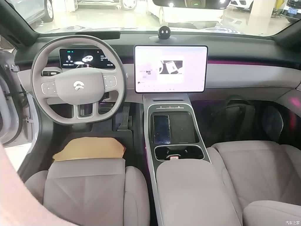 NIO ET5, 2025 10