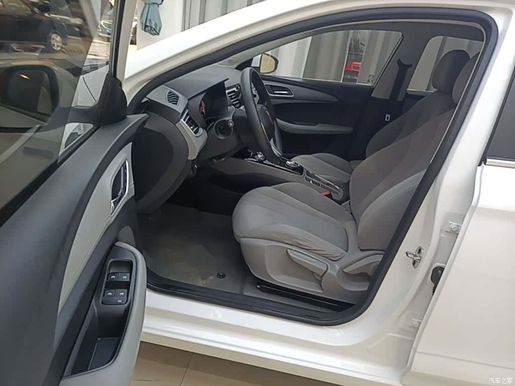 Roewe Ei5, 2022 16