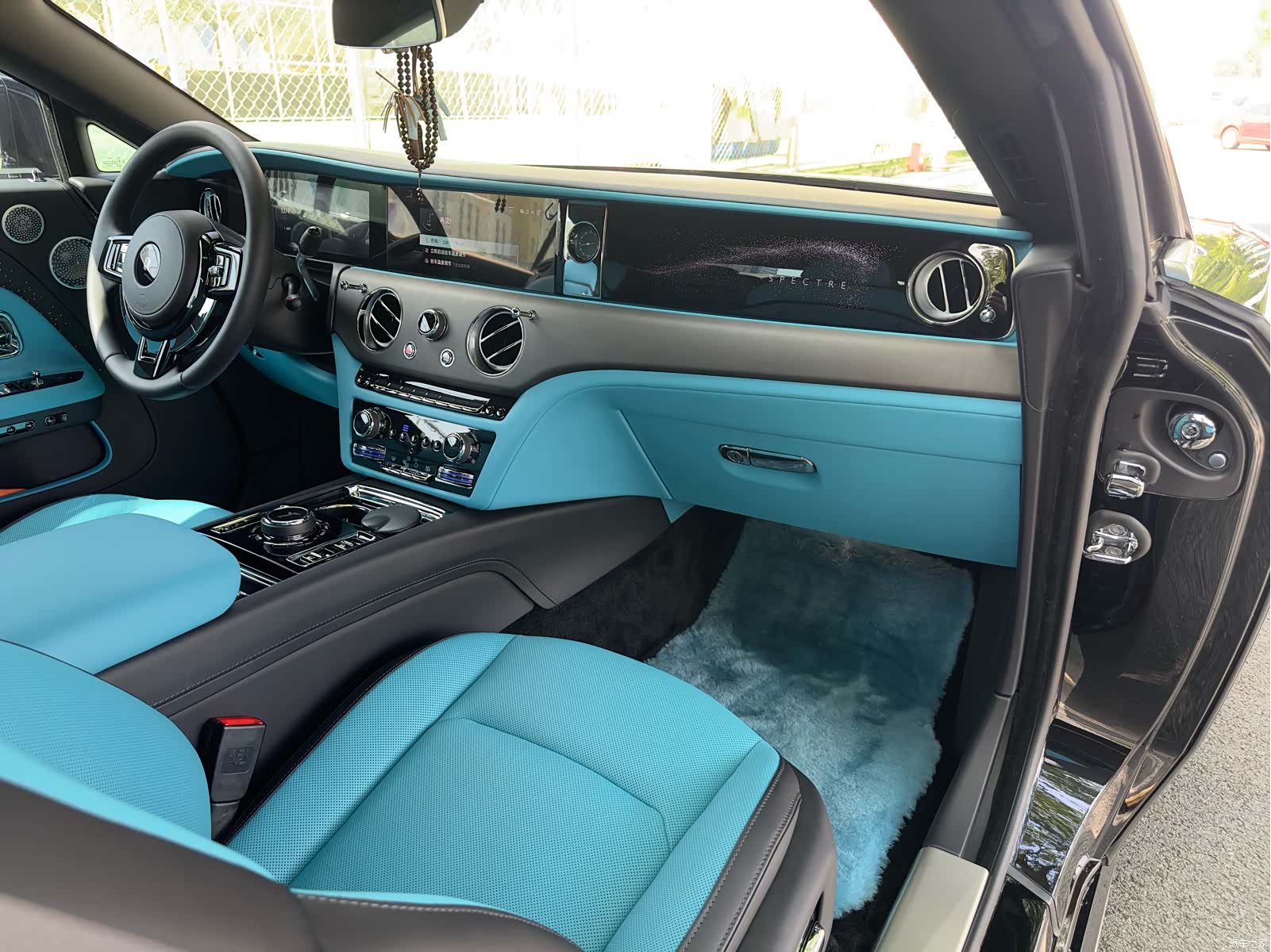 Rolls-Royce Spectre, 2024 13