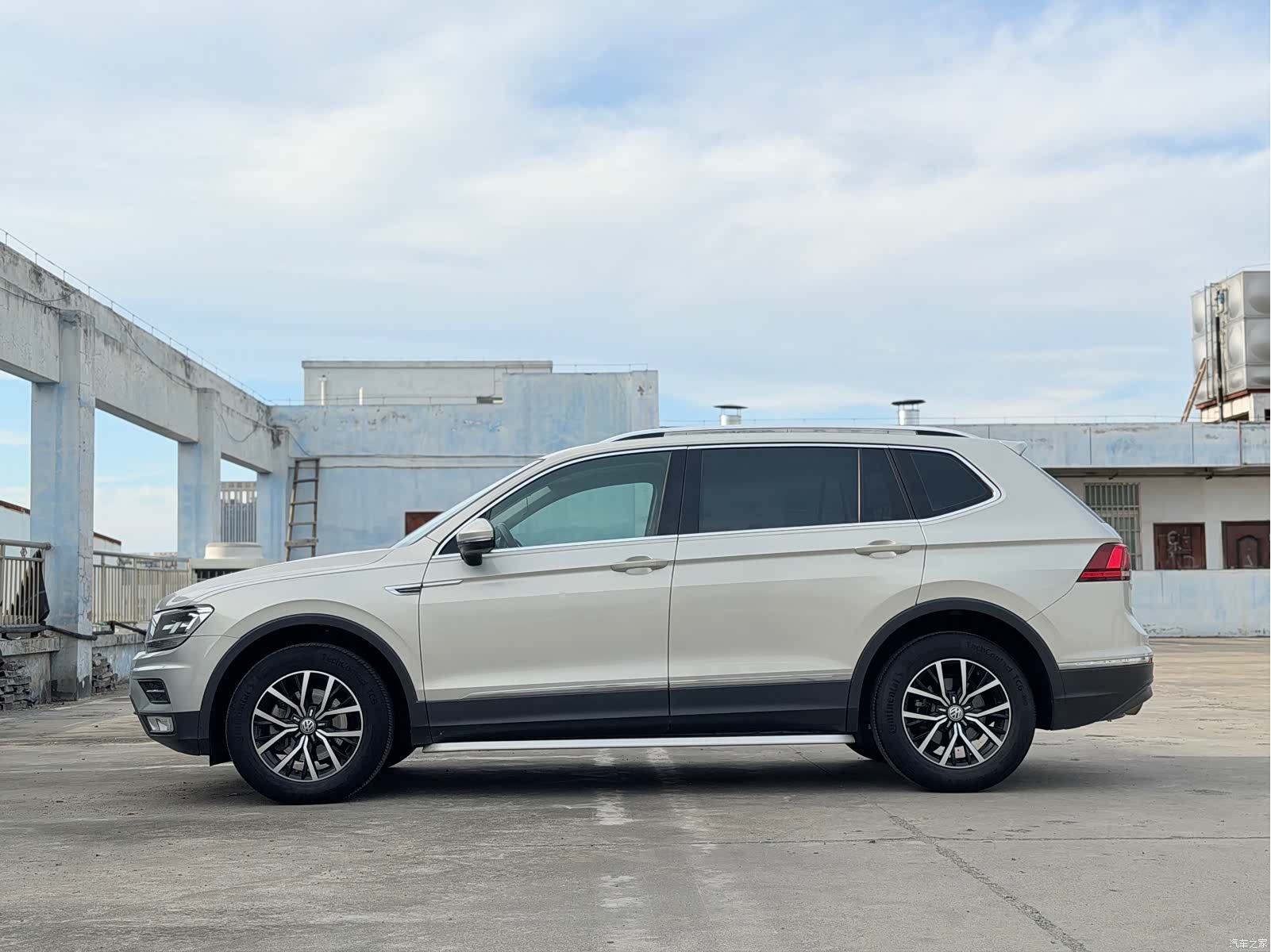 Volkswagen Tiguan L, 2017 17