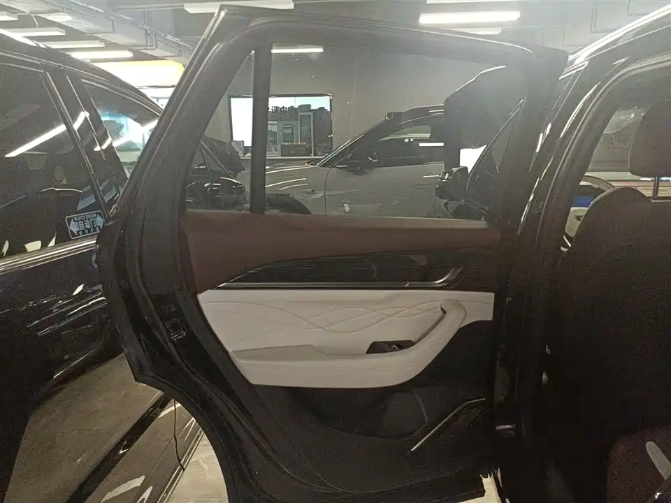 Geely Monjaro