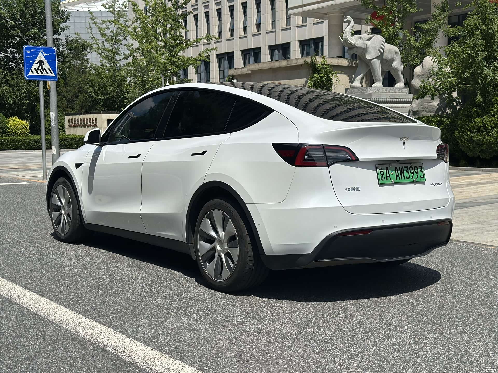 Tesla Model Y, 2022 все фото