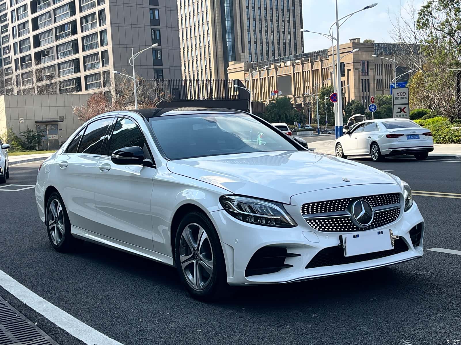 Mercedes-Benz C-Class, 2020 3