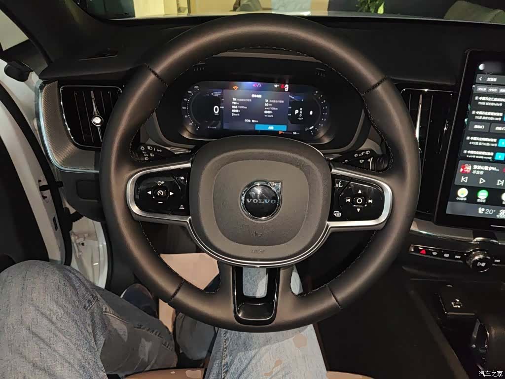 Volvo XC60, 2025 7