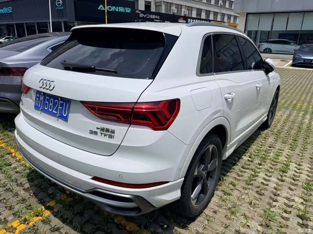Audi Q3, 2023 2