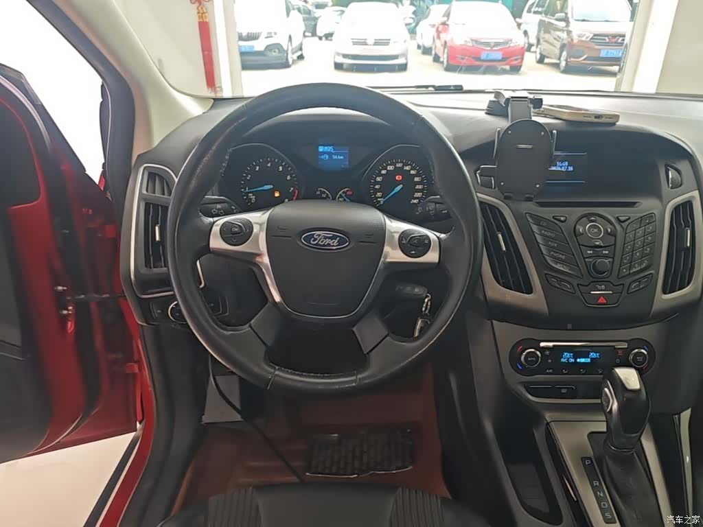 Ford Focus, 2015 7