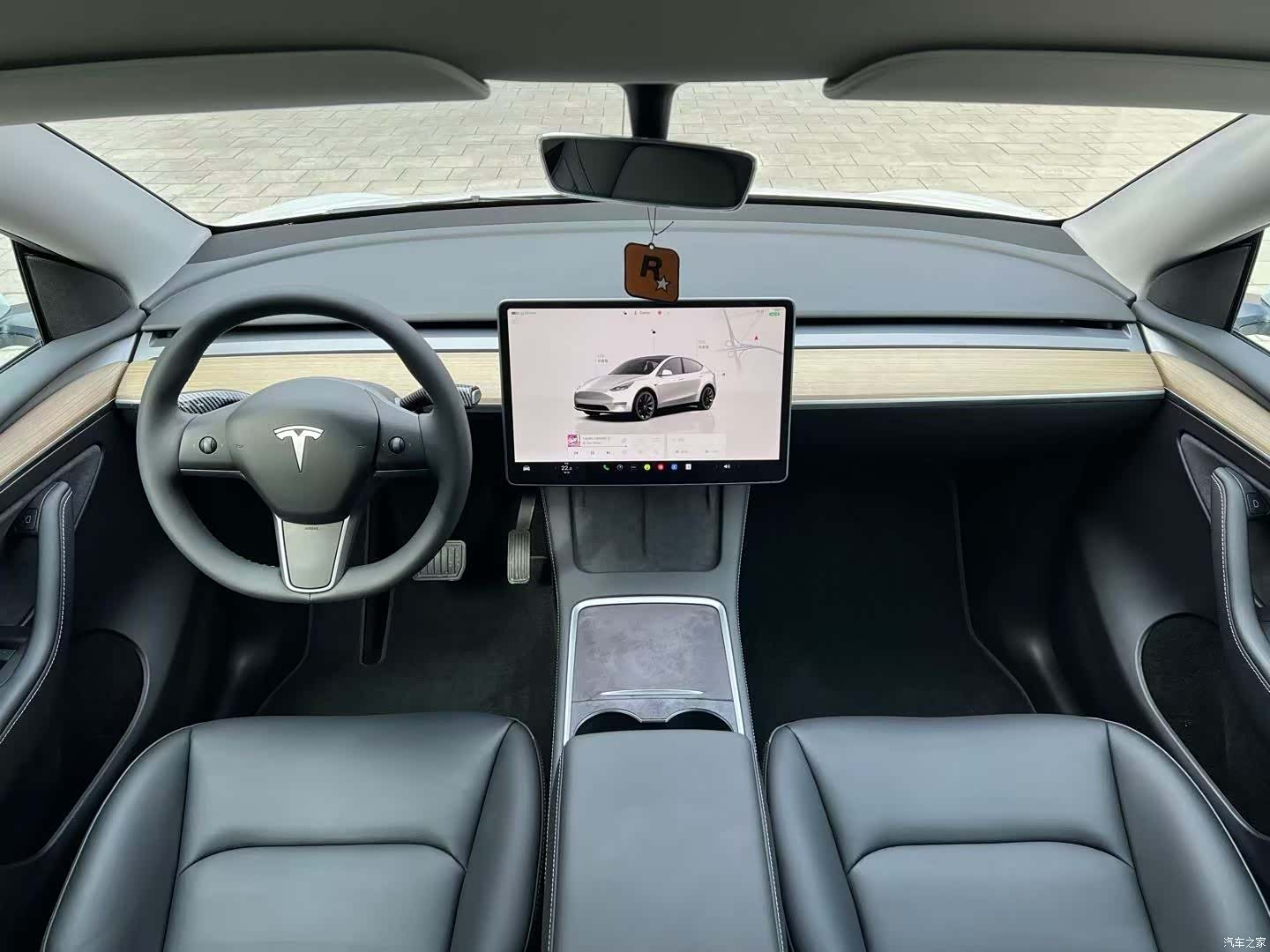 Tesla Model Y, 2023 все фото
