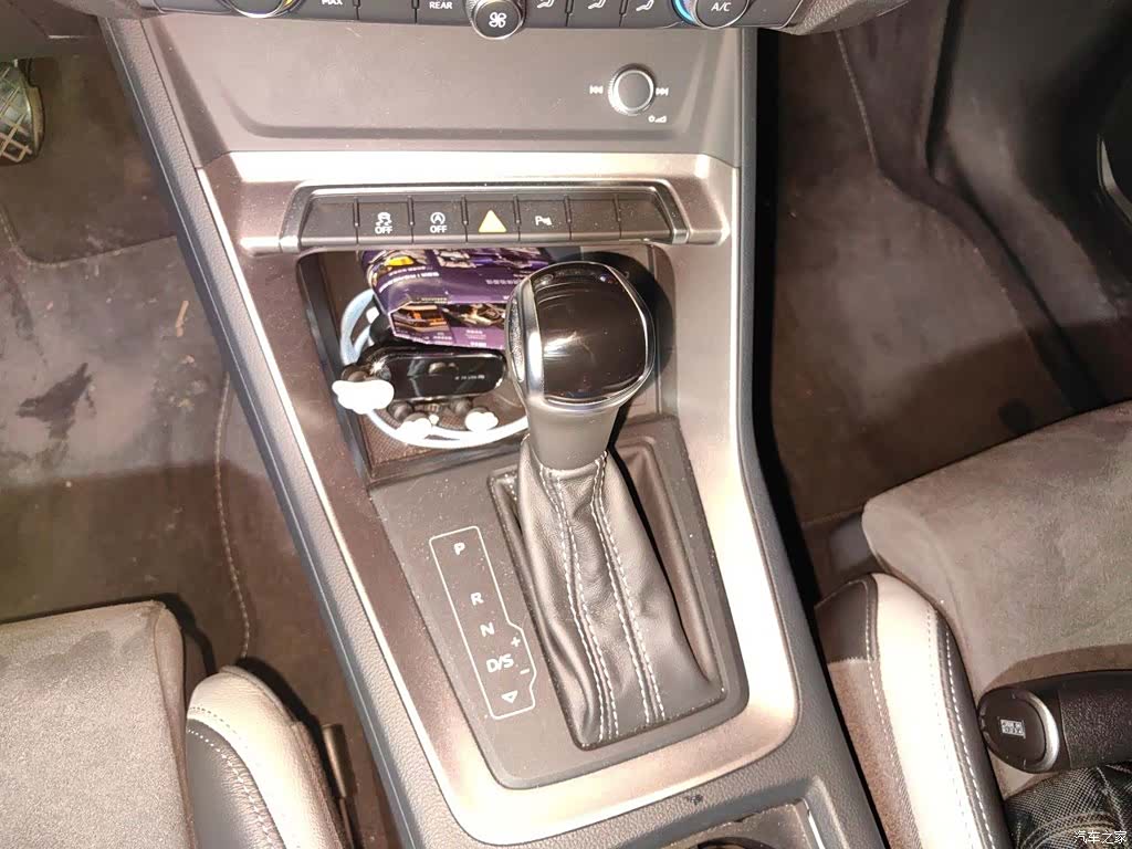 Audi Q3, 2022 10