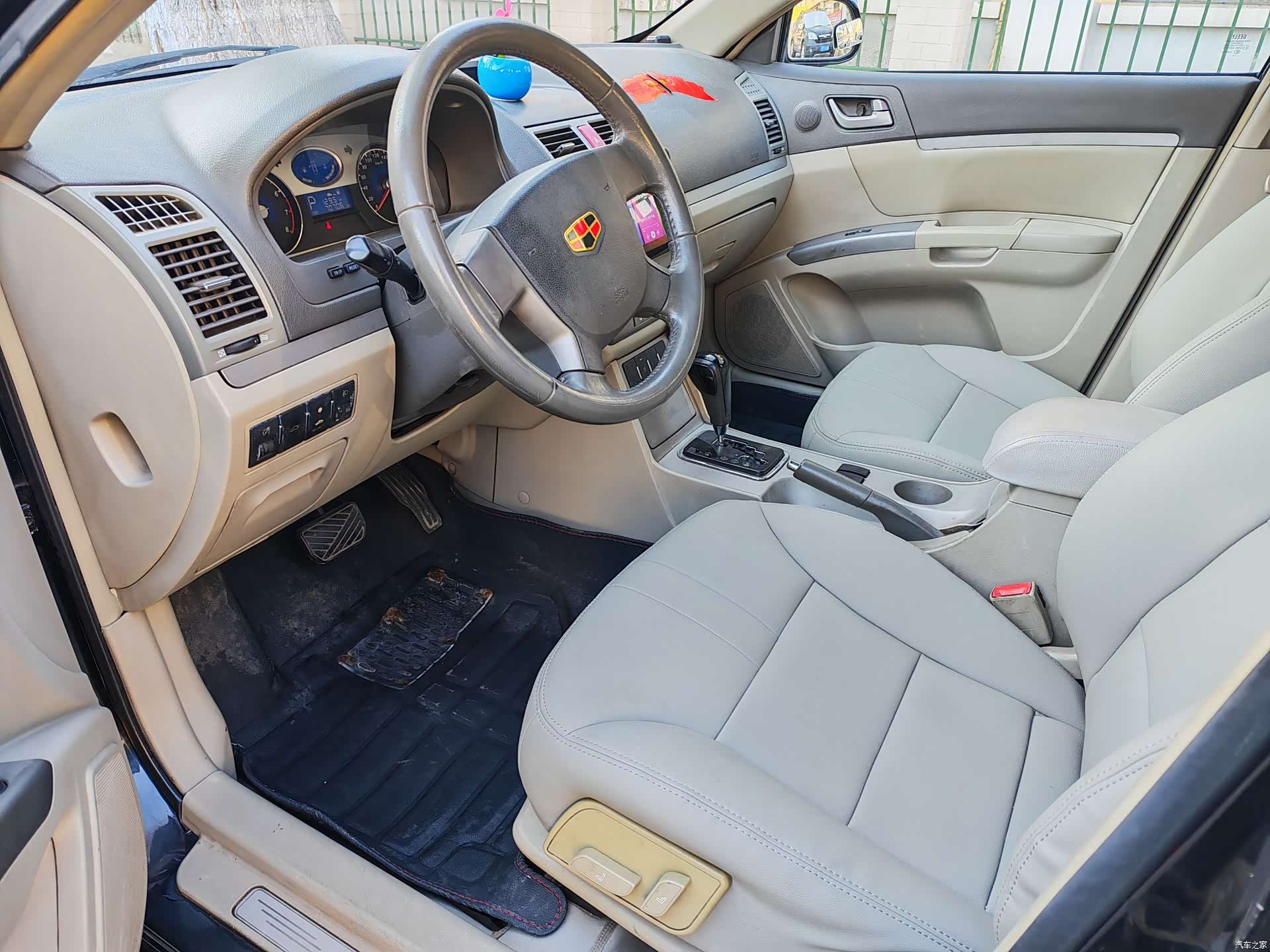 Geely Emgrand, 2011 9
