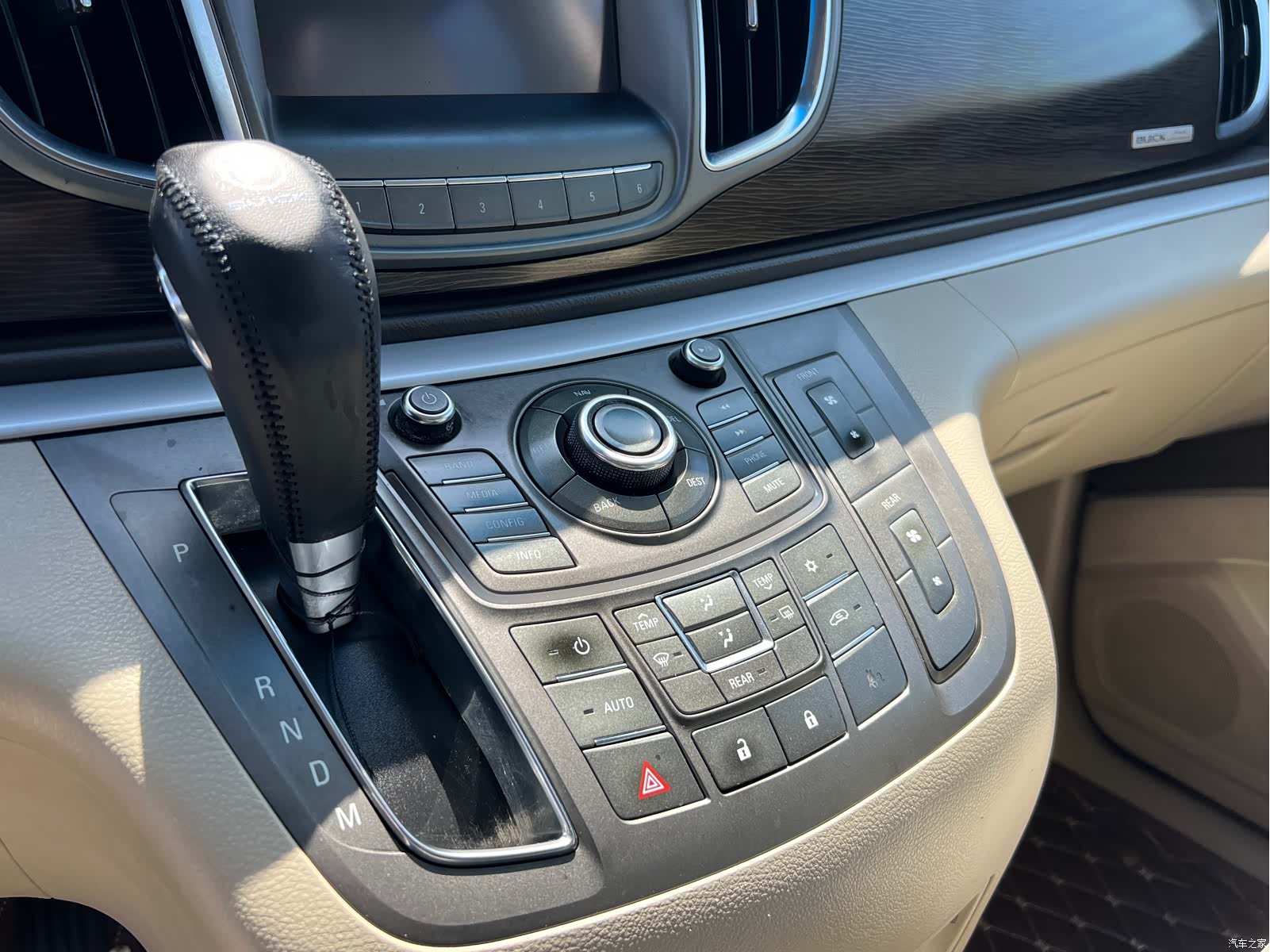 Buick GL8, 2013 15