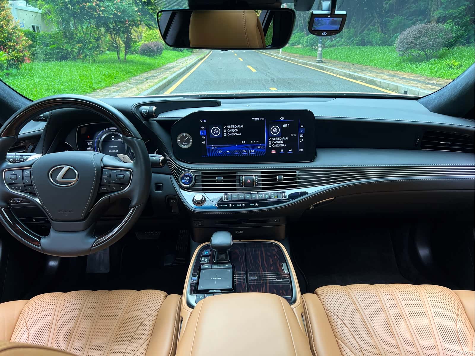 Lexus LS, 2022 все фото