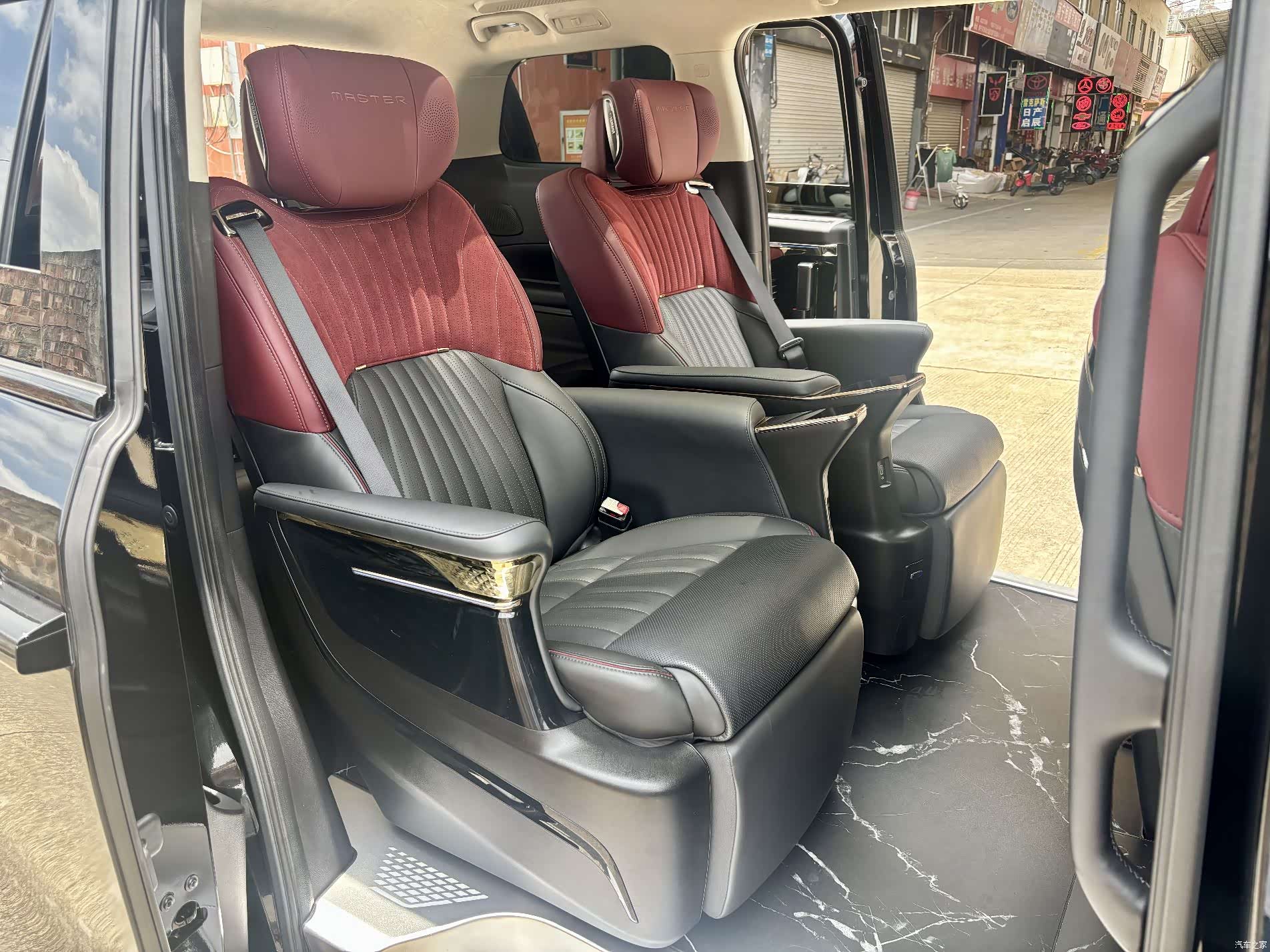 Trumpchi E9, 2025 14
