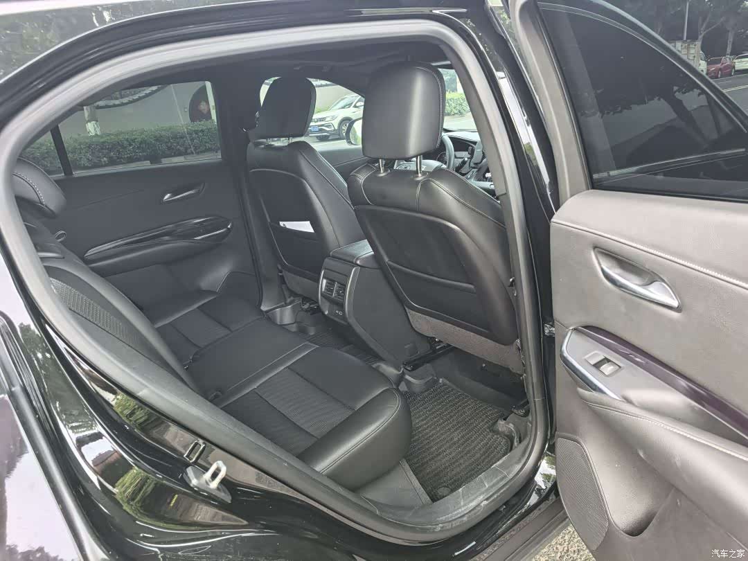 Cadillac XT4, 2022 6