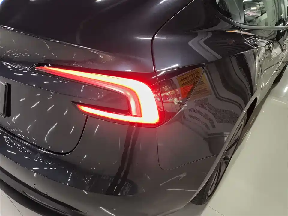 Tesla Model 3 Tesla Model 3