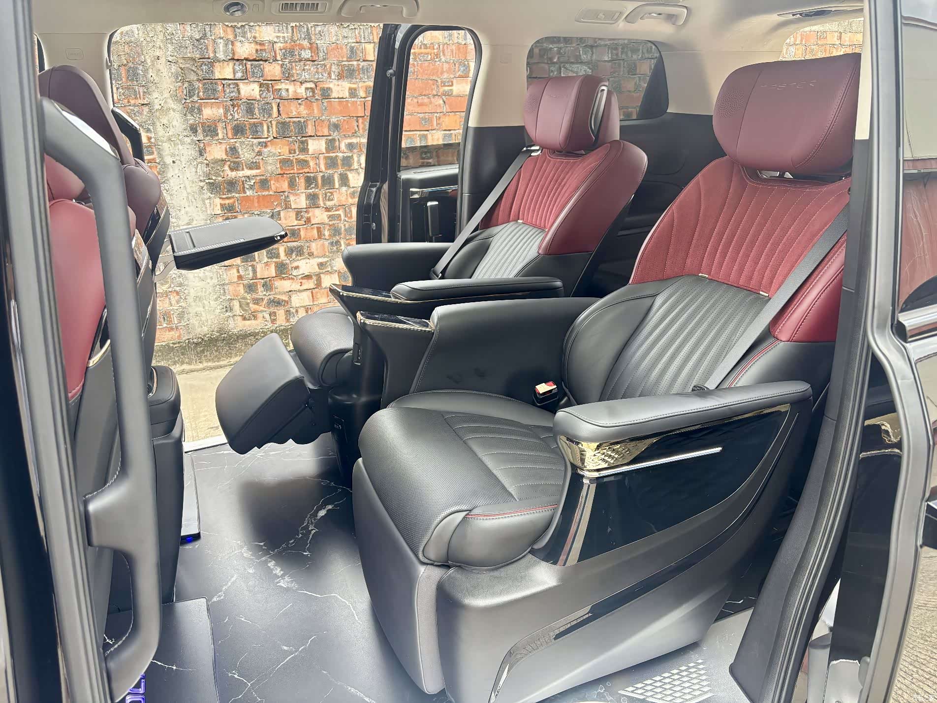 Trumpchi E9, 2025 12