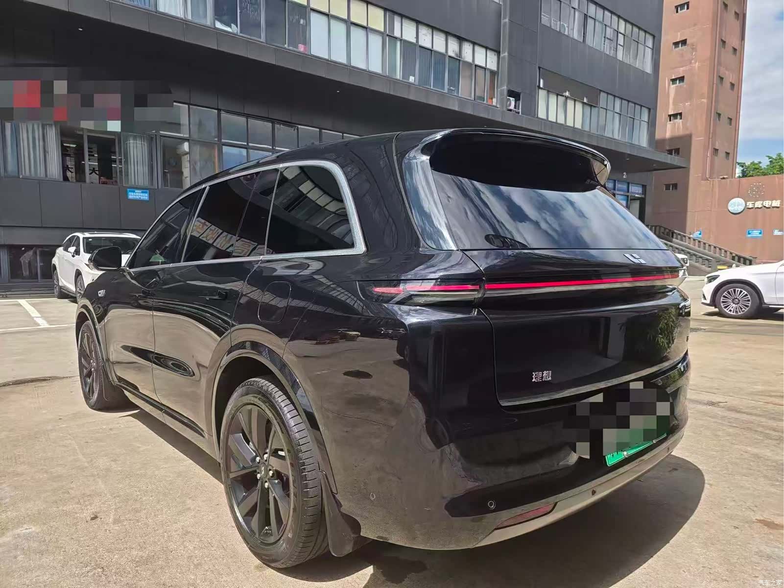 Li Auto L8, 2023 7