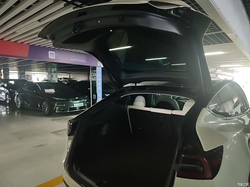 Tesla Model Y, 2023 22