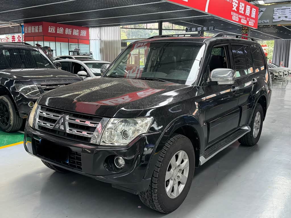Mitsubishi 2014 3.0L Elite