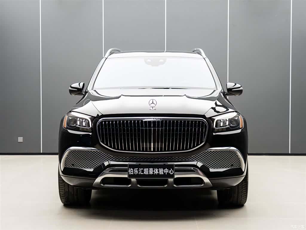 Maybach GLS, 2022 3