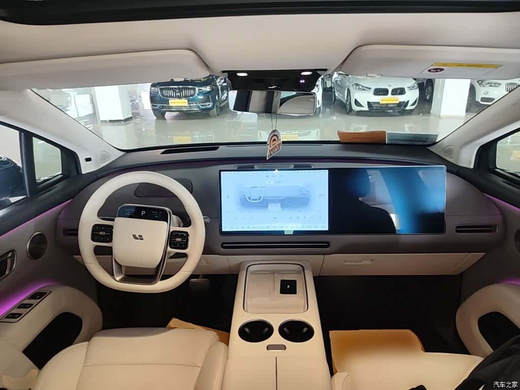 Li Auto i8, 2025 10