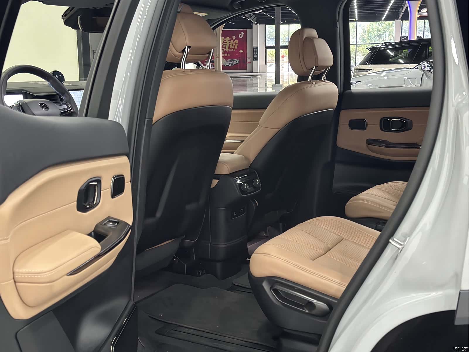 NIO ES8, 2021 7