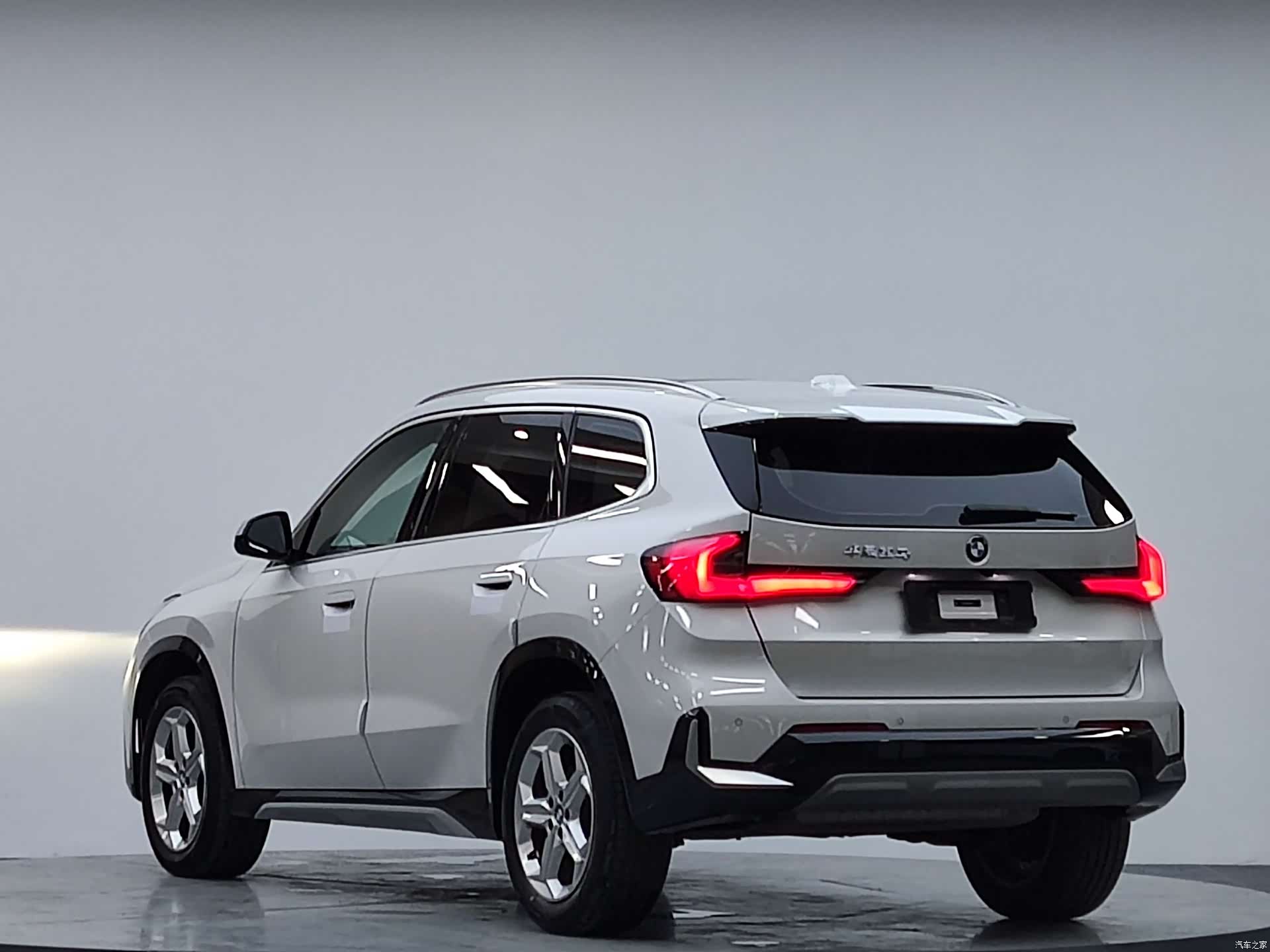 BMW X1, 2023 все фото